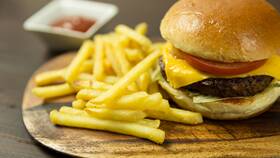 Маленькие бургеры в меню Burger King в Несте Ойл